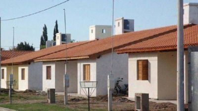 Transfieren tierras para construir viviendas en Tucum�n y otras provincias