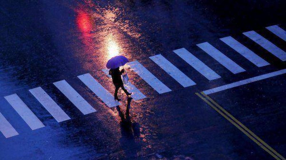 La Ciudad amaneci� con intensas lluvias y temperaturas frescas