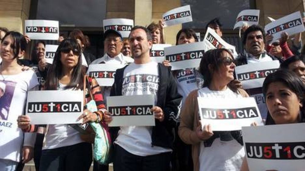 Fuerte expectativa en el arranque del juicio por la Tragedia de Once