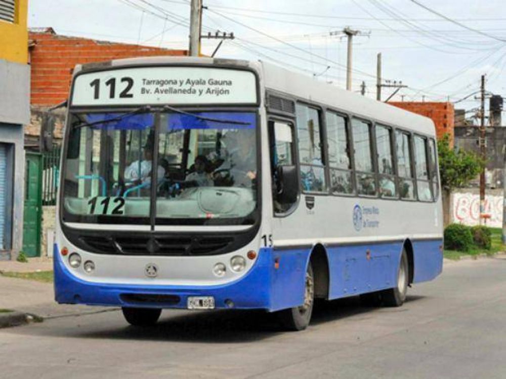 Robos y heridos en un colectivo de la l�nea 112 en barrio Ludue�a