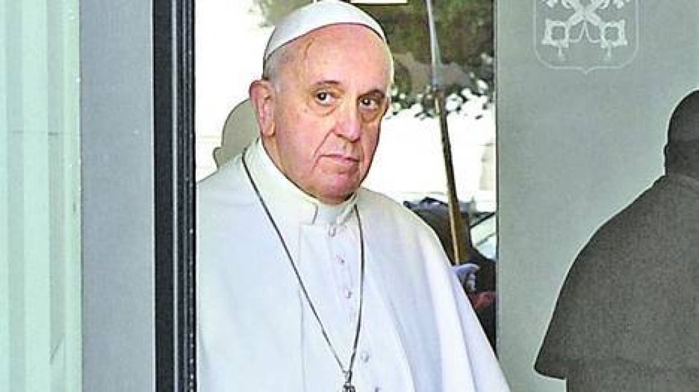 El Papa se levanta a las 4.30 y todav�a usa m�quina de escribir