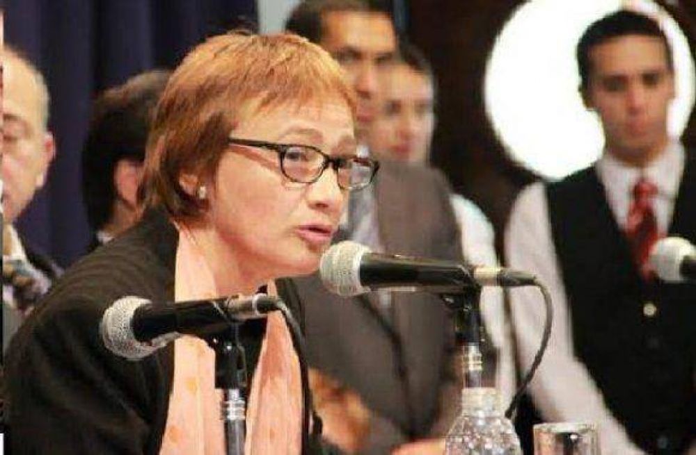 R�os sali� a defender la Reforma