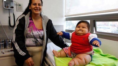 Colombia: preocupaci�n por beb� de ocho meses que pesa 20 kilos