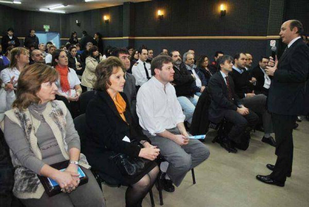 El m�ximo referente en Salud para latinoam�rica del Banco Mundial llega a R�o Grande