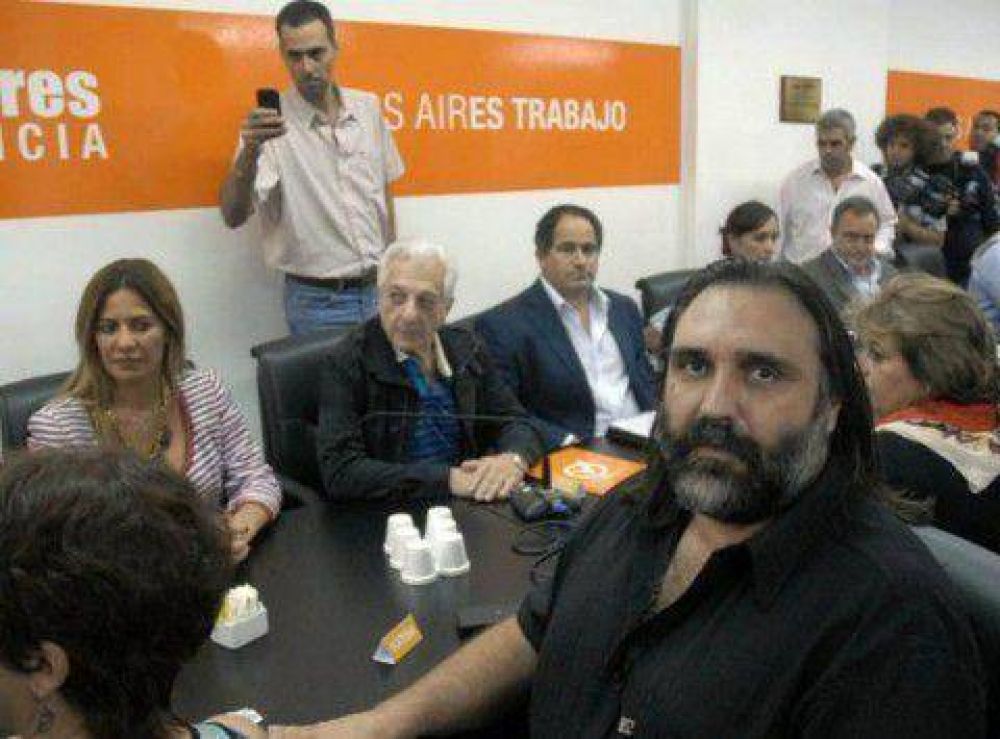 Inreconciliables: la Provincia anunci� un aumento por decreto pero los docentes lo rechazaron