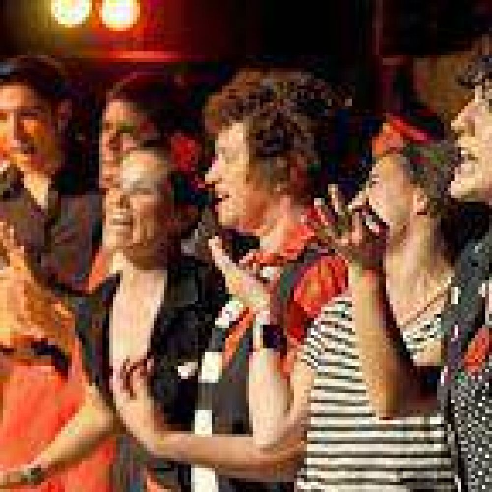 Quince a�os de teatro comunitario: �Esto es para celebrar, gracia a Dio�