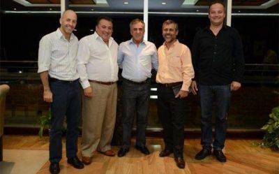 Ducot� se reuni� con Cariglino para traer ideas del sistema de salud de Malvinas Argentinas a Pilar