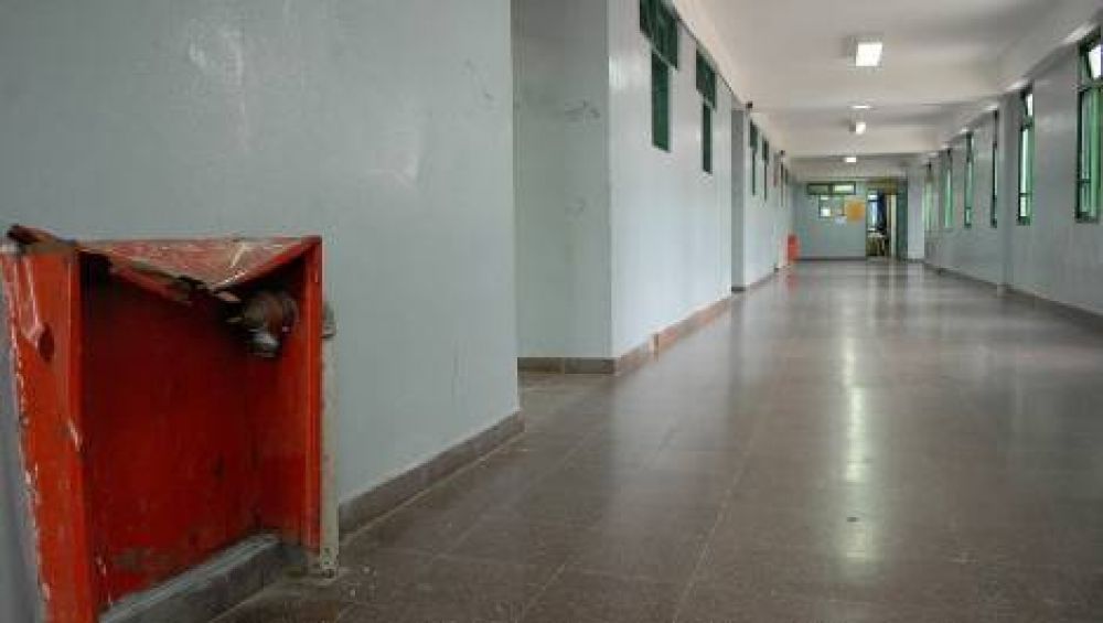 Ariza se reuni� con directores de primaria