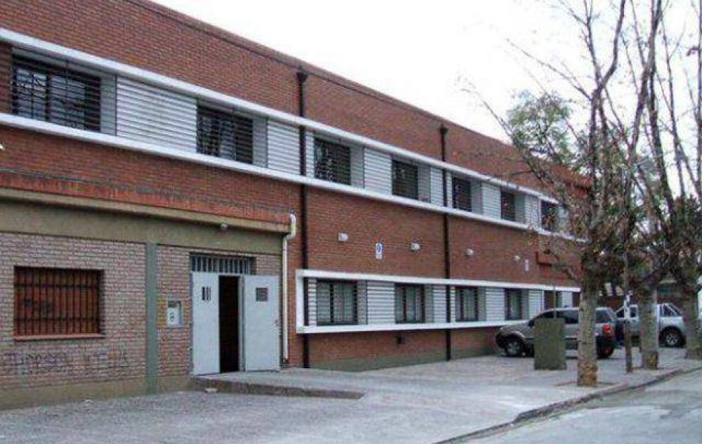 Ladrones en fuga tuvieron en vilo a una escuela de C�rdoba