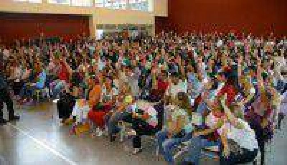 Profesores esperan llegar a la asamblea con una nueva propuesta del Gobierno
