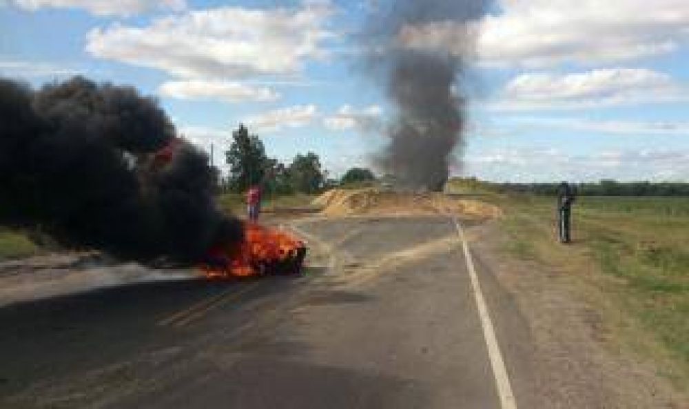 San Pedro: Vecinos cortaron accesos reclamando reparaci�n de rutas