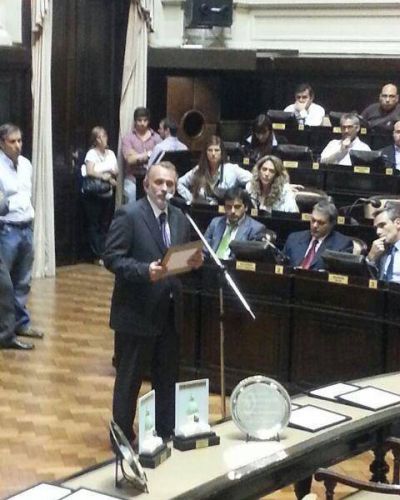 El diputado rojense Gustavo Vignali fue distinguido por su trabajo en la Legislatura