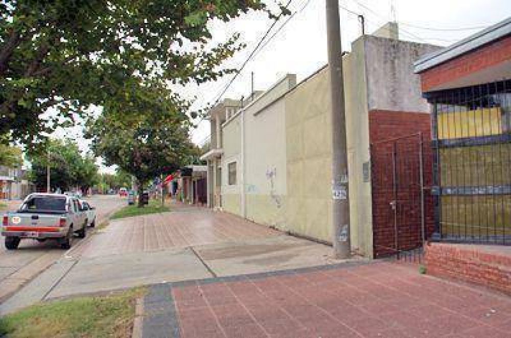 Un delincuente fue abatido durante un asalto en una casa del barrio Ameghino