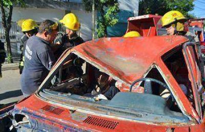 Catorce bomberos rindieron el examen pr�ctico final y se incorporaron al Cuerpo