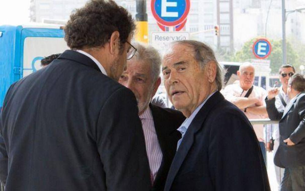 Casa de Mar del Plata: sin autorizaci�n del HCD, Pulti prorrog� contrato con Aldrey