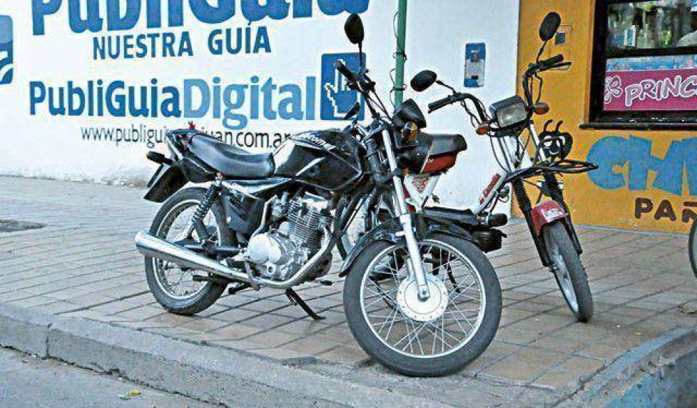 Por d�a, labran 150 multas a motos mal estacionadas