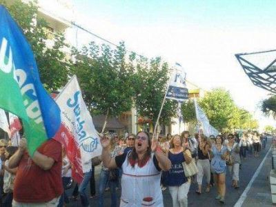 Docentes de Trenque Lauquen recibidos en el Concejo Deliberante