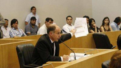 Piden interpelar a un funcionario municipal por las tarjetas ciudadanas
