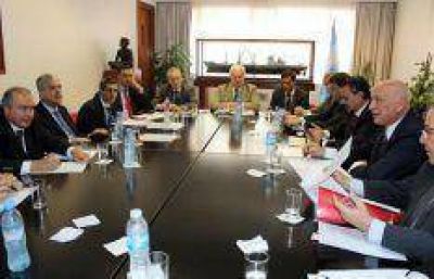 Construir�n 5 mil viviendas en seis ciudades santafesinas
