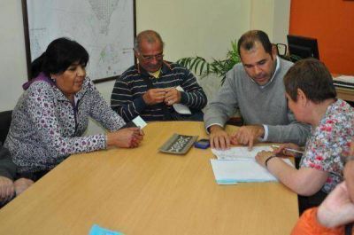 El Municipio entreg� subsidios a emprendedores locales para la compra de insumos