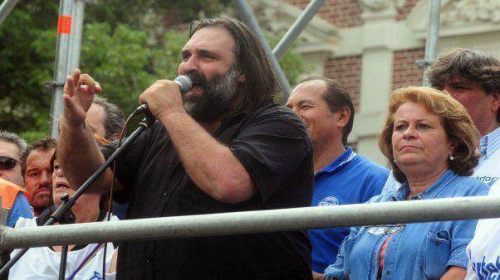 Baradel repudi� la violencia y asegur� que los docentes 