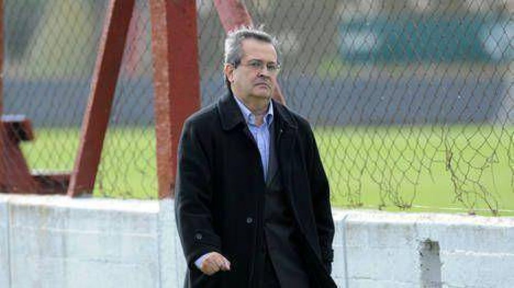 Se profundiza la crisis: intentaron agredir a Cantero
