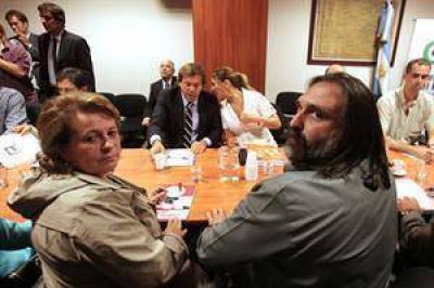 Los docentes de la provincia rechazaron la nueva oferta y sigue el paro