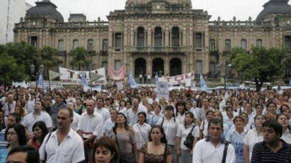 Gremios docentes convocaron a paro y movilizaci�n