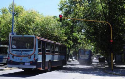 Cuidado con pasar en rojo: habr� radares al acecho en los sem�foros