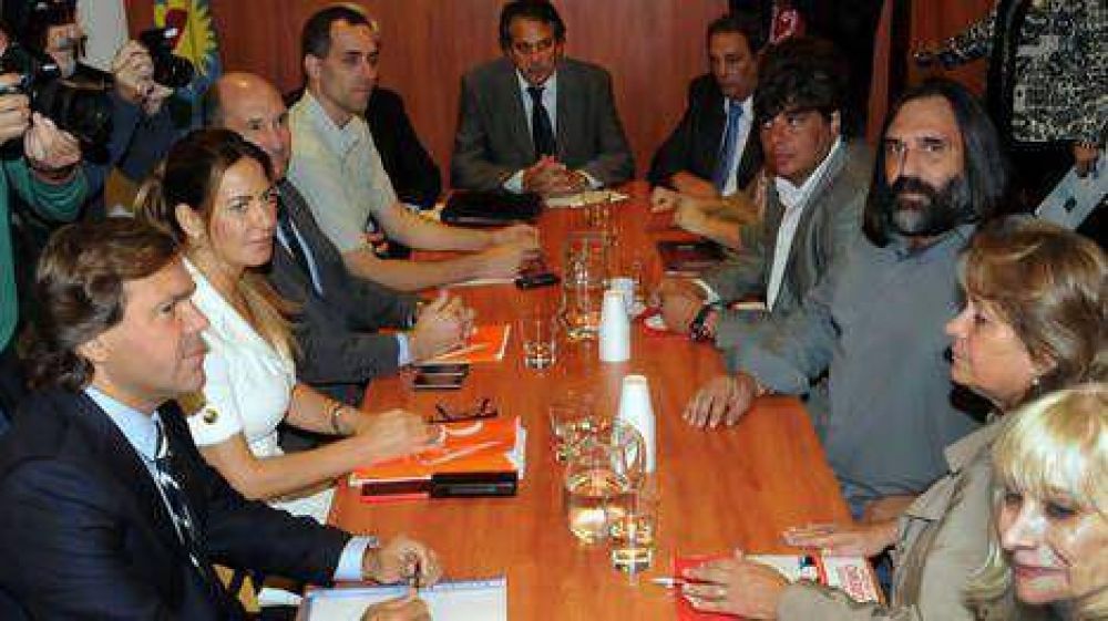 Otra vez no hubo acuerdo y los docentes contin�an con el paro