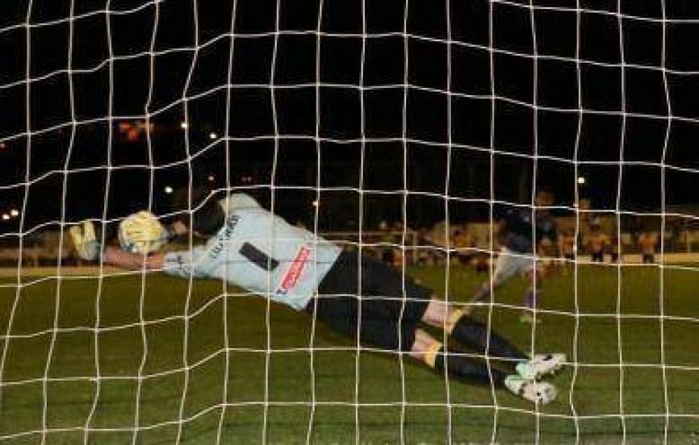 Santamarina volvi� a pasar en los penales