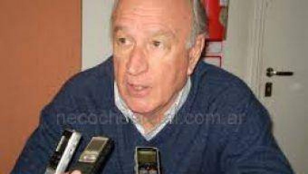 Renunci� Tauri�n a la UCR local