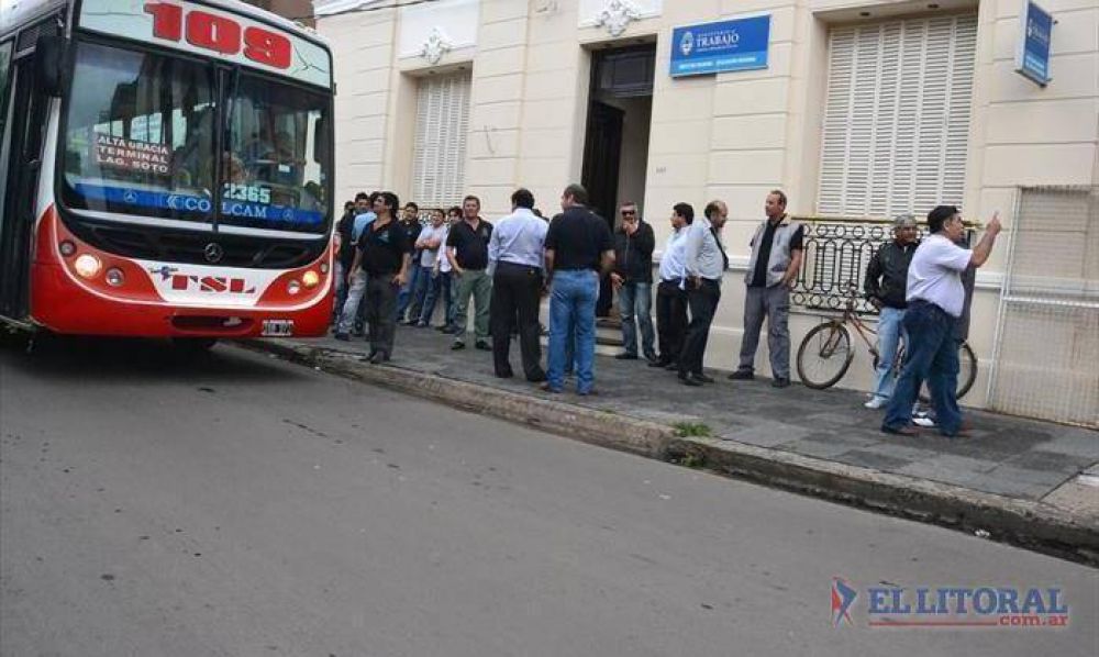 Transporte: un acuerdo fren� el paro y el Concejo pospuso declaraci�n de emergencia