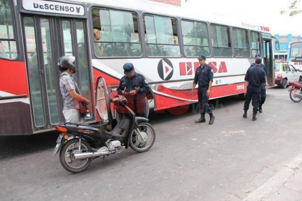 Santiague�os crean un grupo en Facebook para evitar los operativos
