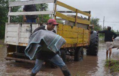 Pararon las lluvias y m�s de 200 personas volvieron sus casas