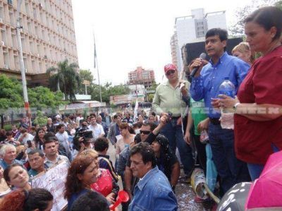 Gremios ratificaron el rechazo al aumento por decreto y todo indica que seguir�n los paros