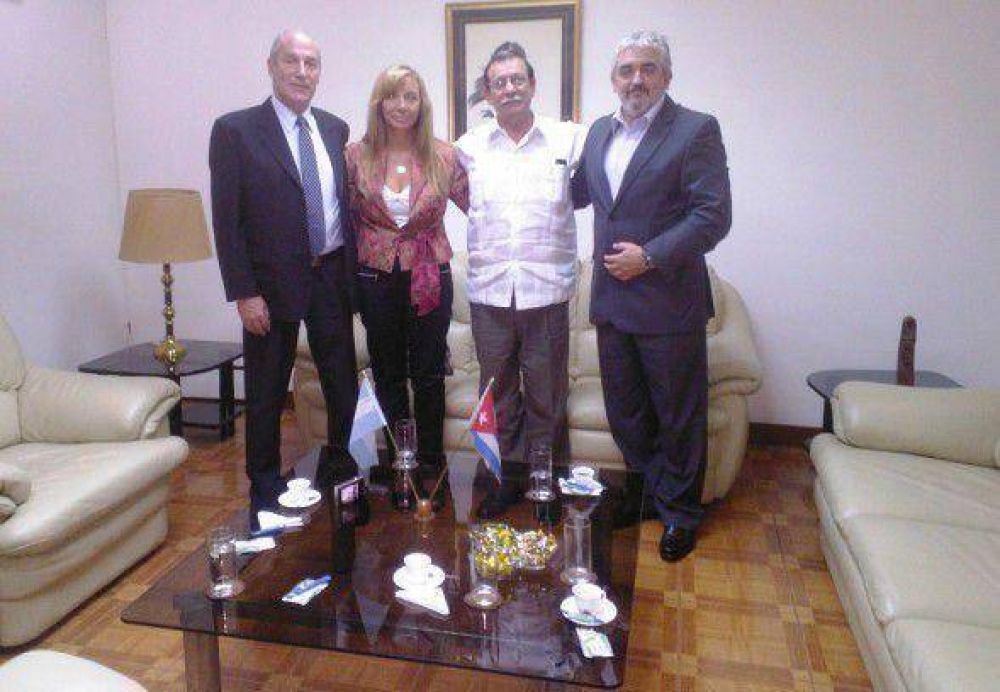 Salud: capacitaci�n y cooperaci�n con Cuba