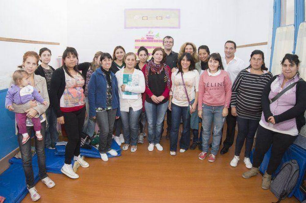 Comenz� la capacitaci�n para asistentes de atenci�n temprana infantil que impulsa el municipio