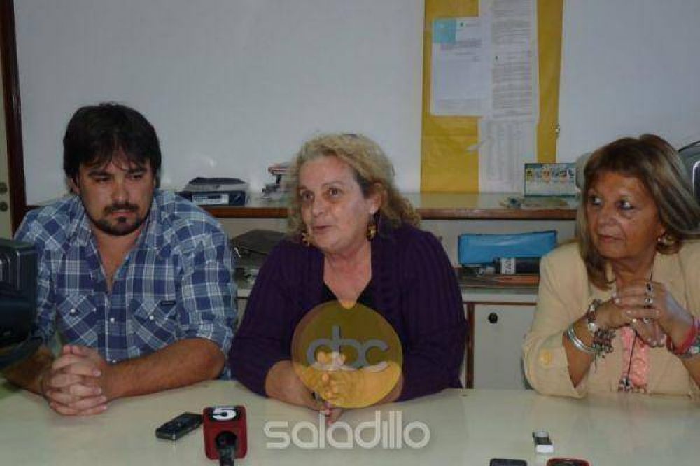 El ISFD Nro. 16 recibi� la visita de exdetenida pol�tica Araceli Guti�rrez