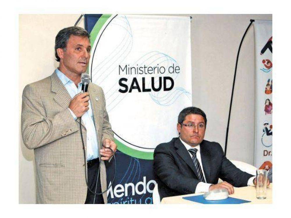 El ministro de Salud reiter� que los d�as de paro ser�n descontados