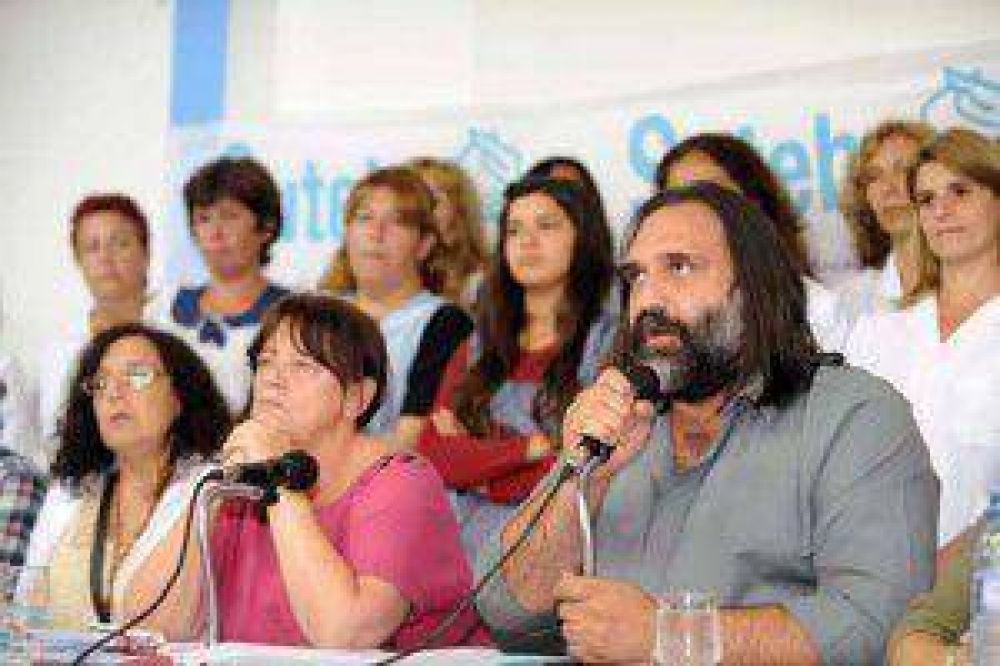 Gremios repudian la agresi�n y afirman que el aumento no es suficiente