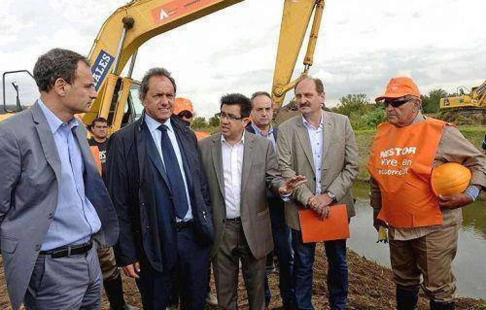 El Gobernador supervis� el avance de las obras en el arroyo El Gato
