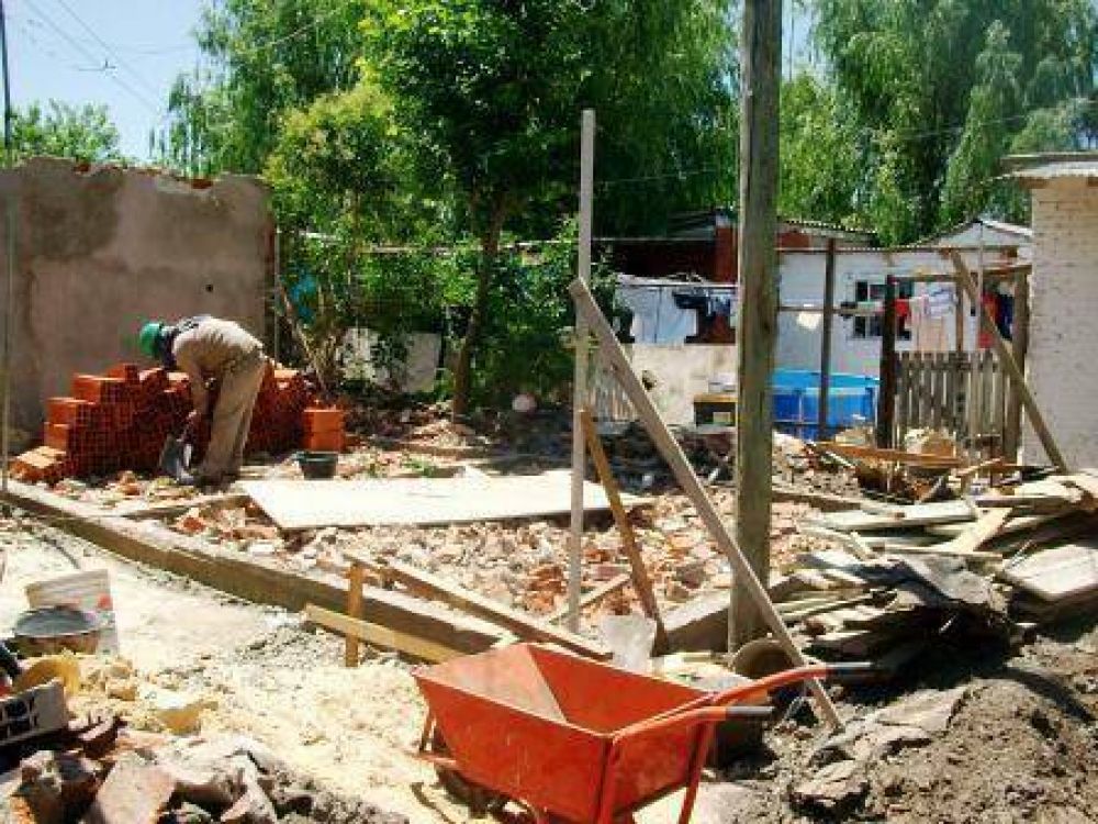 Realzan mejoras habitacionales en barrios de Tigre 