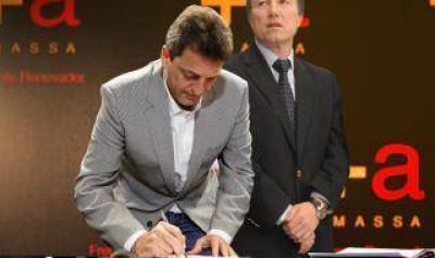 Bah�a Blanca: Bevilacqua recibe a Massa y crecen los rumores de su pase al Frente Renovador