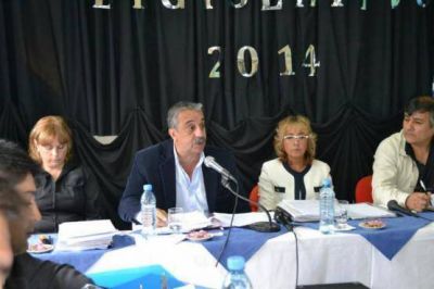 Maz� inaugur� sesiones legislativas y destac� obras con naci�n