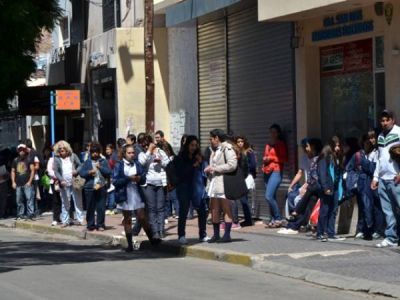 Protestan por la baja frecuencia de cuatro l�neas de Transpuntano