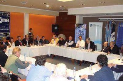 De Vido encabez� mesa de trabajo con proveedores mineros de Santa Cruz
