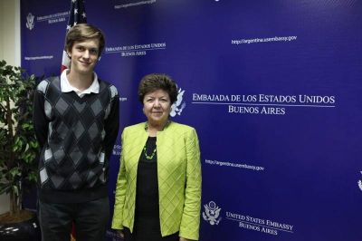 Joven sanjuanino ser� un �embajador� en EE.UU.