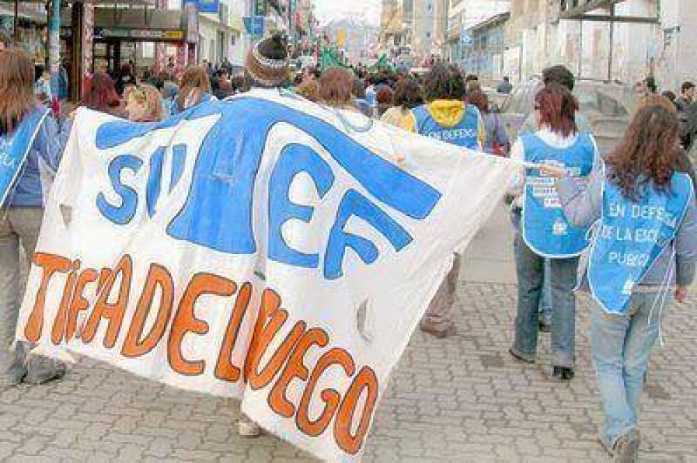 Gobierno ofrecio 33 % de aumento al SUTEF