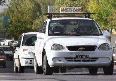 Propietarios de taxis piden aumento del 48%